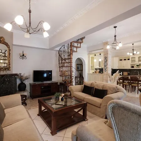 Aelia Villa Magouládes