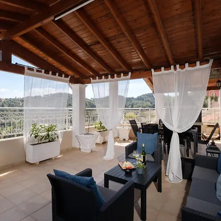 Willa Aelia Magouládes